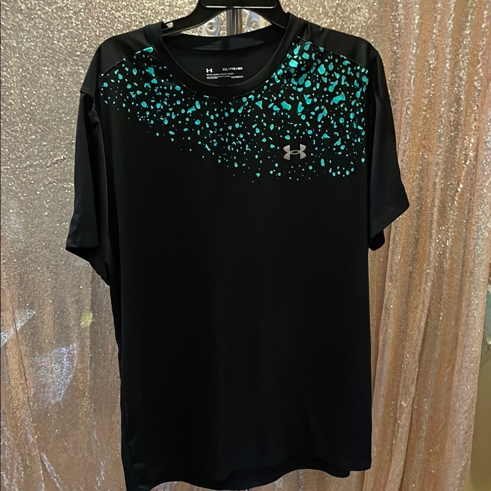 Under Armour Men’s Black Tee with Teal Speckle Detail